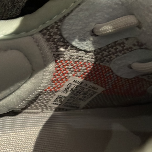 Yeezy 350 V2 blue tint. Size 10 - Picture 7 of 10